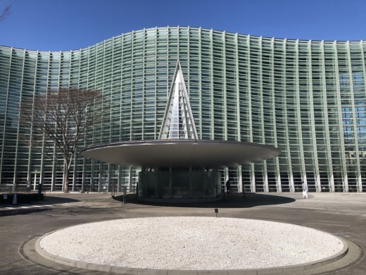 東京　国立新美術館へ