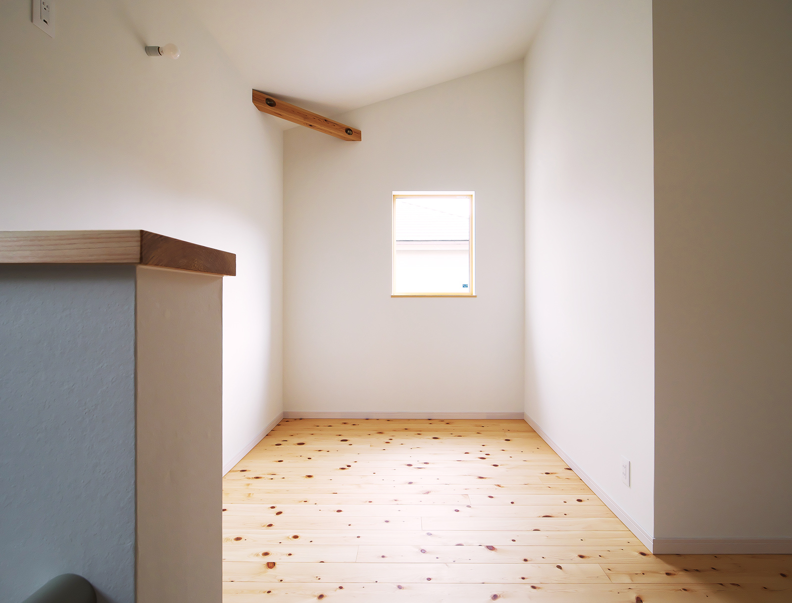 扉を極力無くし、空間の自由度を高める。