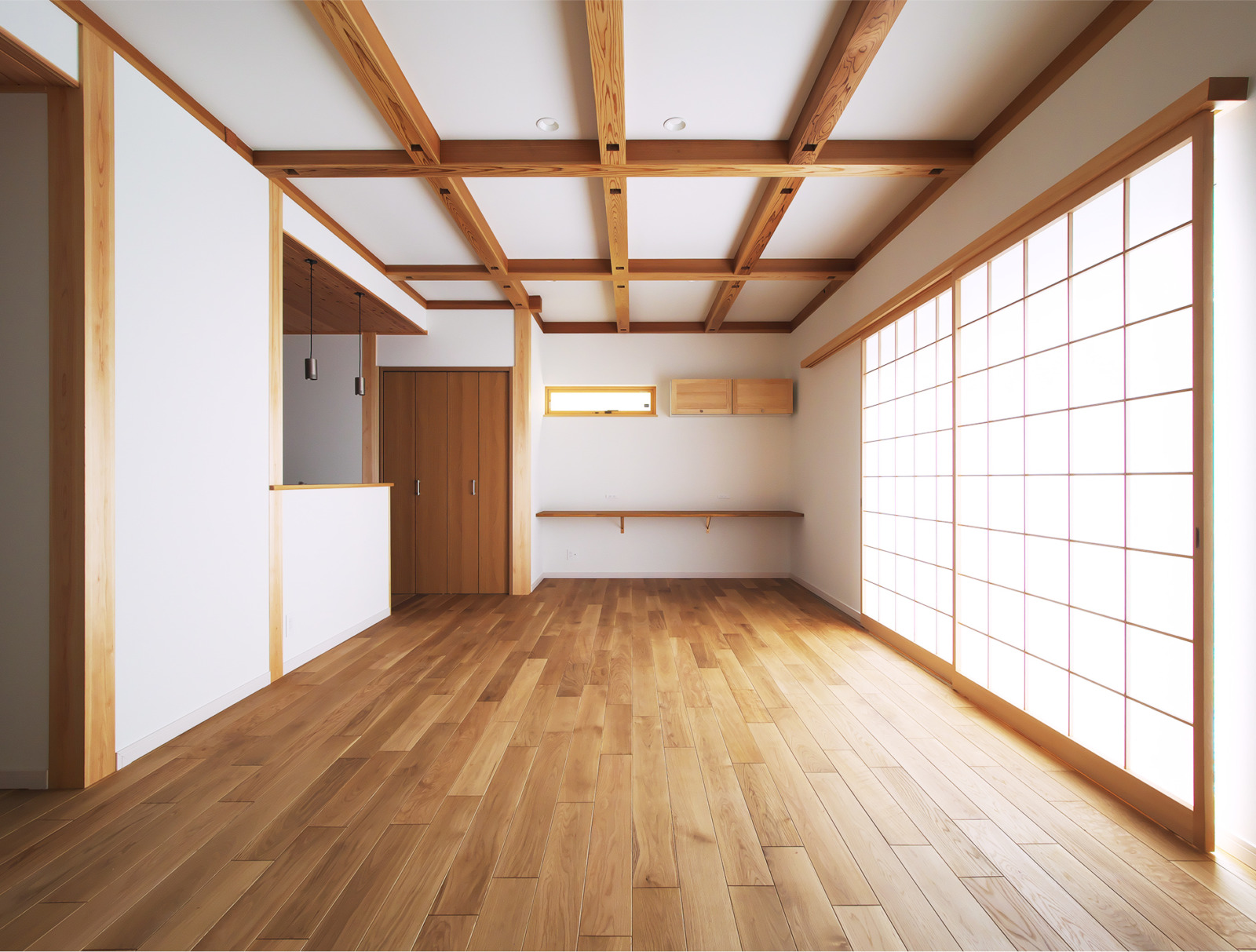 大きな窓でも快適に過ごせる設計に。